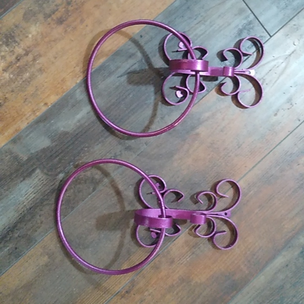Sparkly scarf holder
